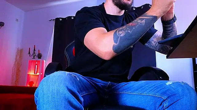 MightyAaron66 Chat XXX live
