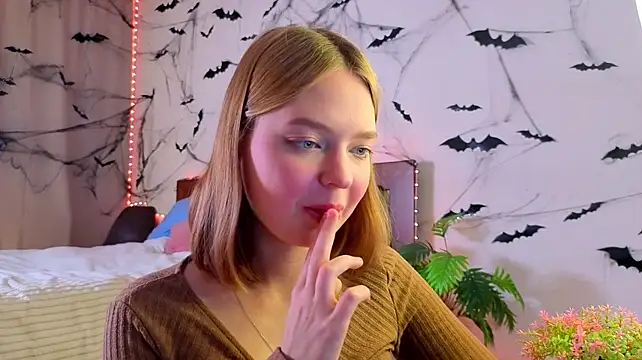 LacieEverding live XXX chat