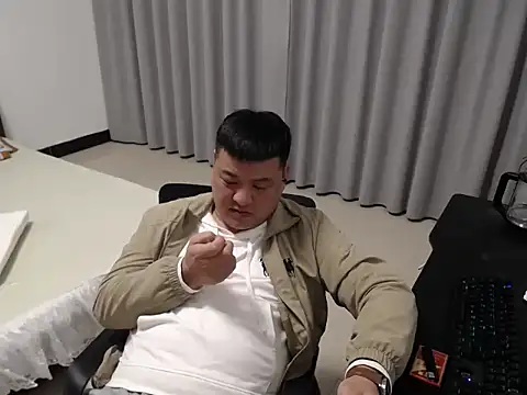 zhang1118's Live XXX Chat