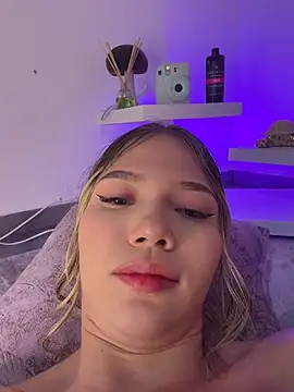 XXX chat uživo modela Miiel1_