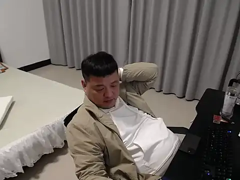 zhang1118's Live XXX Chat