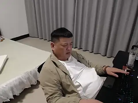 zhang1118 라이브 XXX 채팅