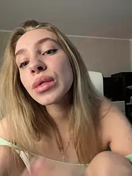 Kitty_Katrine Chat XXX live