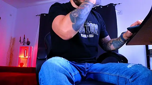 MightyAaron66n Live XXX chat