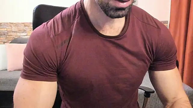 HotHunkTrainer Chat XXX live