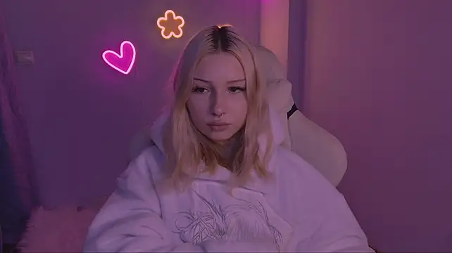 SashaQuin's Live XXX Chat