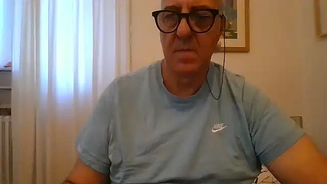 ANONIMO7735 Chat XXX live