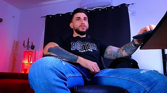 MightyAaron66 – Live XXX-chat