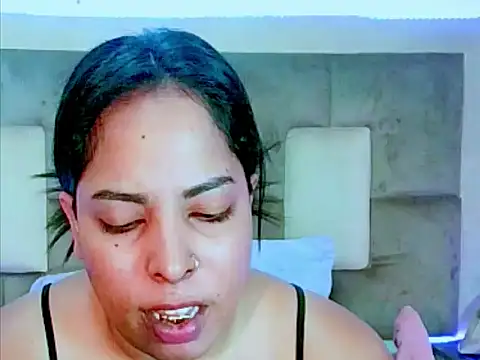 indiantopaz694u's Live XXX Chat