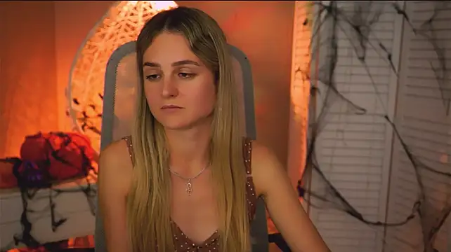 Chat +18 de DeboraLarson ao vivo