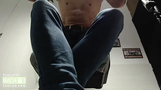 Chat XXX ao vivo de Rustynf1tz_