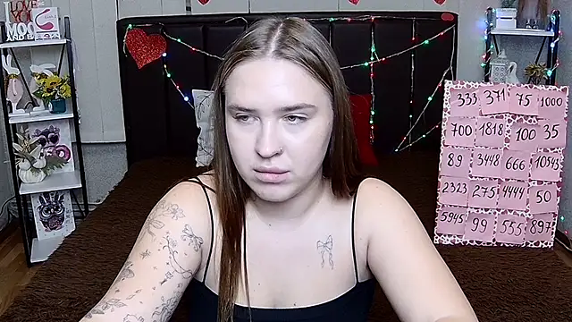 LauraHlotのライブXXXチャット