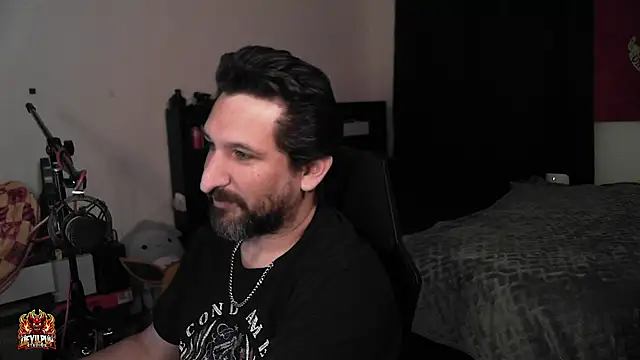 DevilPup75_ – Naživo XXX chat