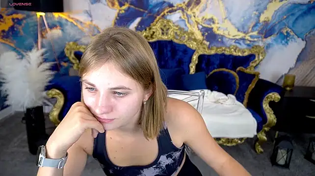 MaleficentCrown's Live XXX Chat