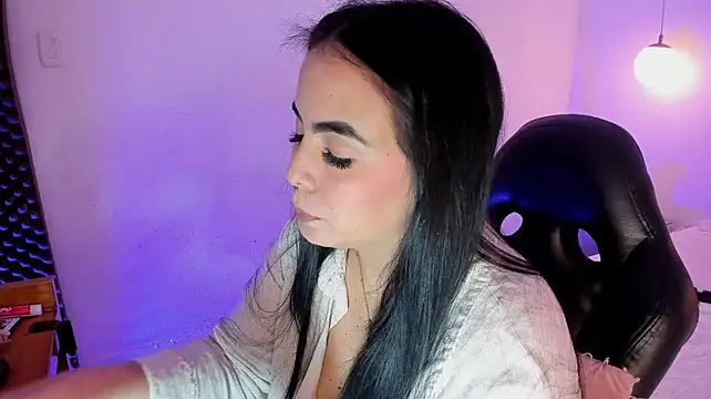 XXX chat uživo modela camilaa7