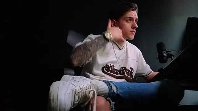 FelixStarkk Chat XXX live