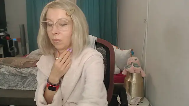 LuxuryNika – Live XXX-chat
