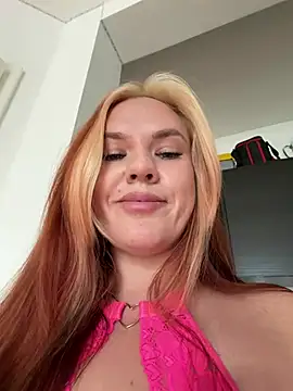 AnjaAmelia Chat XXX in diretta