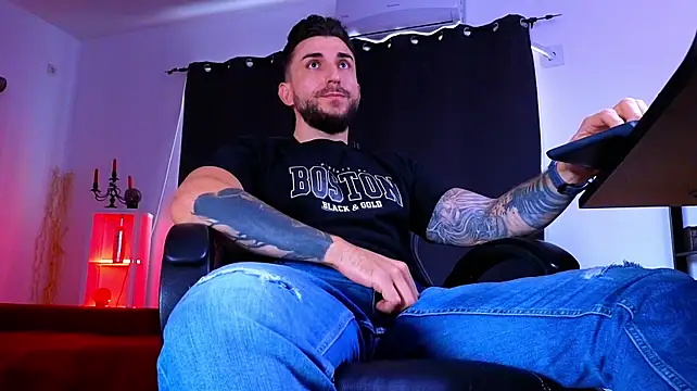 MightyAaron66n Live XXX chat