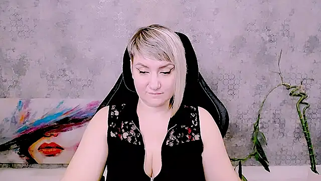 XXX chat uživo modela Djullia