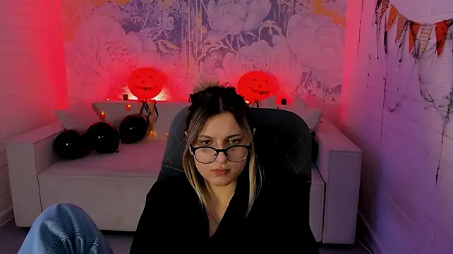 Chat +18 de LeslieBloom ao vivo
