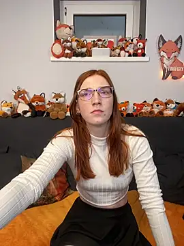 FinaFoxy Adlı Modelin Canlı XXX Sohbeti