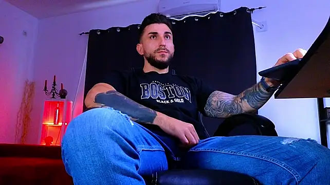 XXX chat uživo modela MightyAaron66