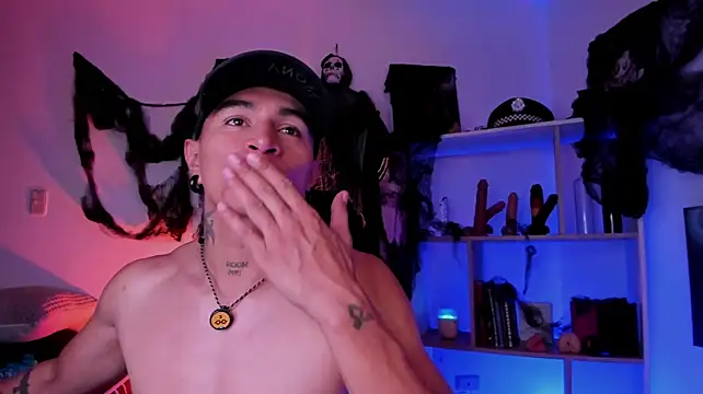 LiamDeeps live XXX chat