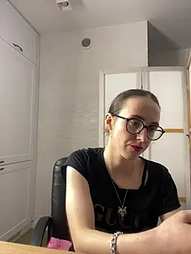 MartiniiSelenna's Live XXX Chat
