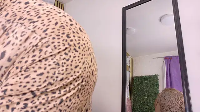 Chat +18 de Kazsandraa ao vivo