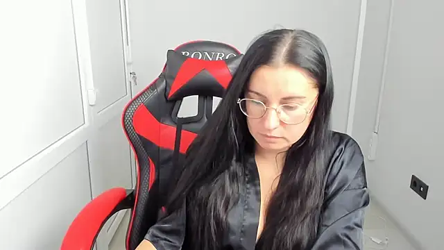 ChloeVibee's Live XXX Chat