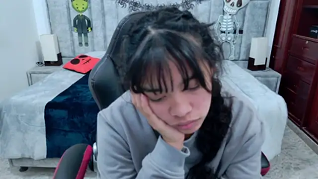 XXX chat uživo modela laureentt_