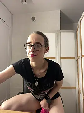MartiniiSelenna's Live XXX Chat