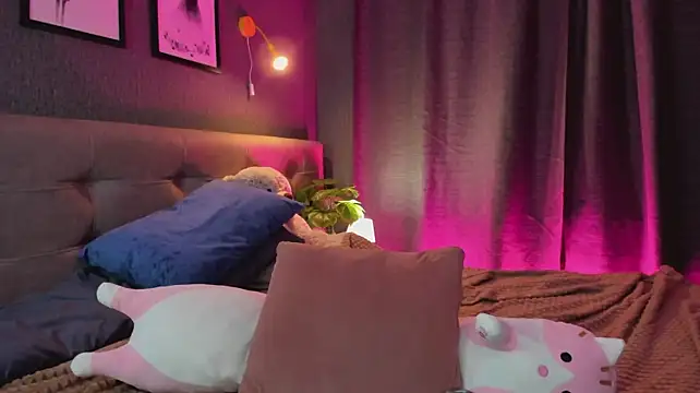 XXX chat uživo modela Lesi_Moonie01