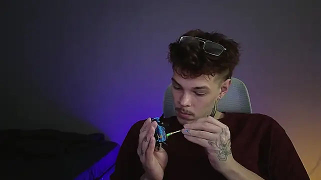 DENIS_HERE: απευθείας συνομιλία ΧΧΧ