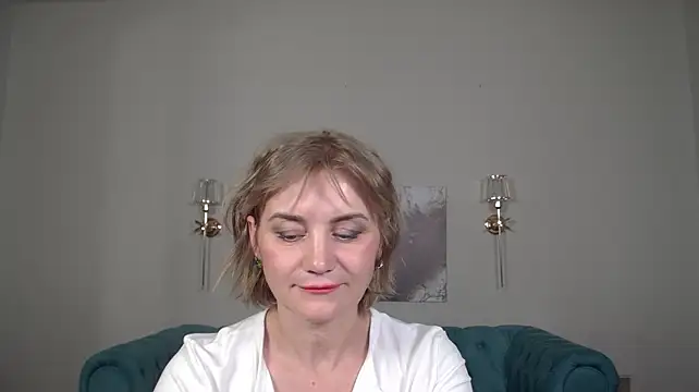 XXX chat uživo modela AdeleRocher