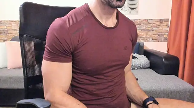 Chatroom XXX en direct de HotHunkTrainer