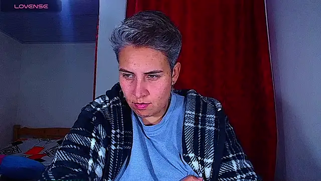 Chat XXX en directo de Yessi_rousse