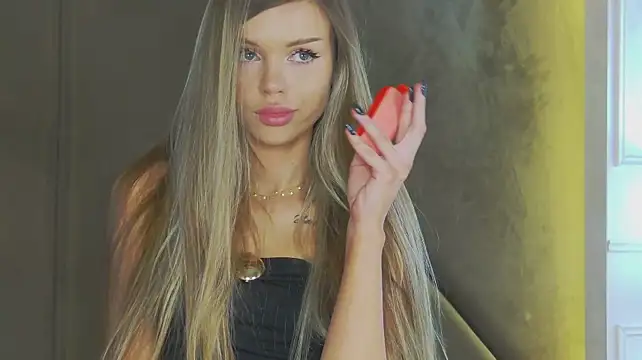 XXX chat uživo modela MarilynNova