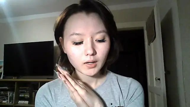 QuyenLuellen Chat XXX in diretta