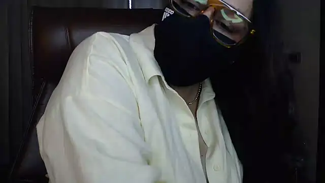 Chatroom XXX en direct de SEXY-Sardarni