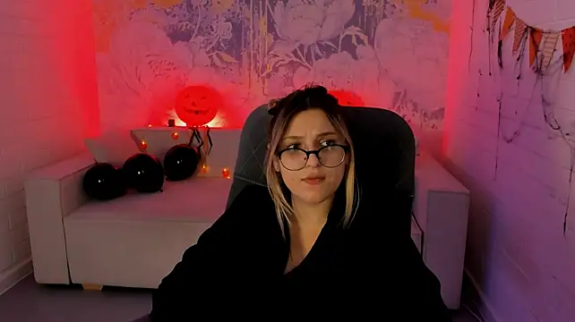 Chat +18 de LeslieBloom ao vivo
