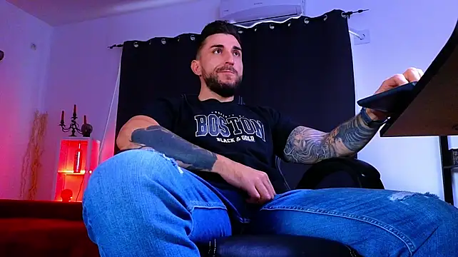 XXX chat uživo modela MightyAaron66
