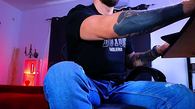 MightyAaron66 Chat XXX live