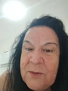 YayaMineira Chat XXX live