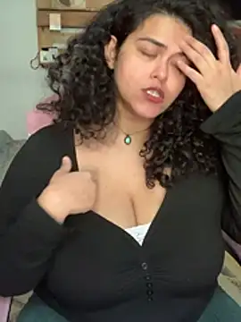 Curvydesifromgermany 现场XXX聊天