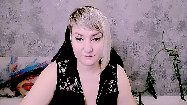Djullia Chat XXX in diretta
