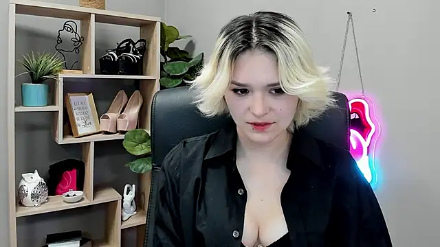 SweetLilyxo Adlı Modelin Canlı XXX Sohbeti