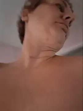 צ'אט XXX בשידור חי של MrsRobinsonnn