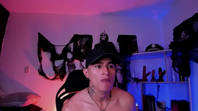 LiamDeeps Adlı Modelin Canlı XXX Sohbeti